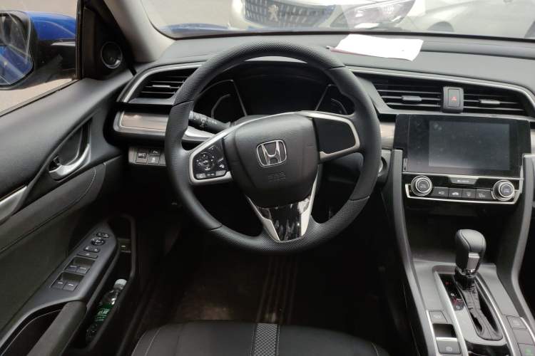 Used Honda Civic 2019 220TURBO CVT Dynamic Edition China VI Emission Standard Steering Wheel