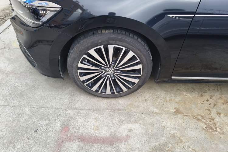 Used Volkswagen Passat 2020 330TSI Luxury Edition China VI
