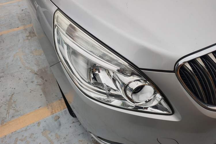 Used Buick GL8 2014 2.4L CT Luxury Business Comfort Edition Right Front Headlight