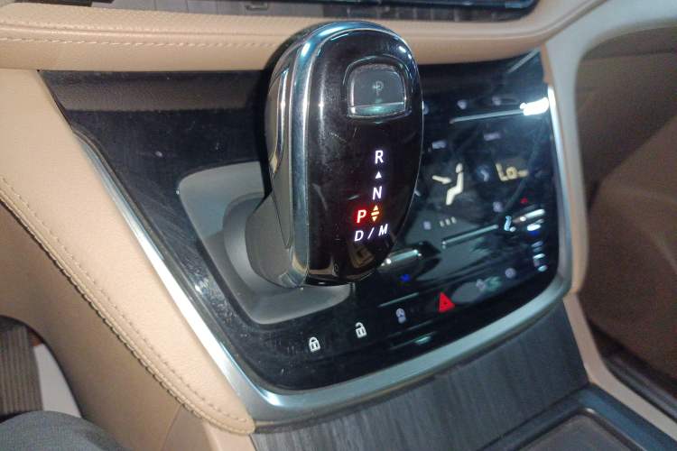 Used Buick GL8 2021 ES Landtrek 653T Luxury Model
