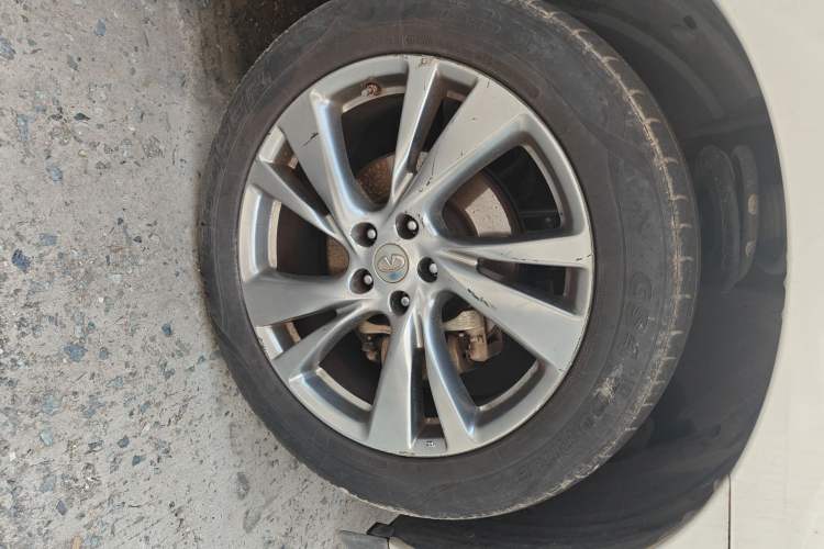 Used Infiniti JX 2013 JX35 Two-Wheel-Drive Excellence Edition
