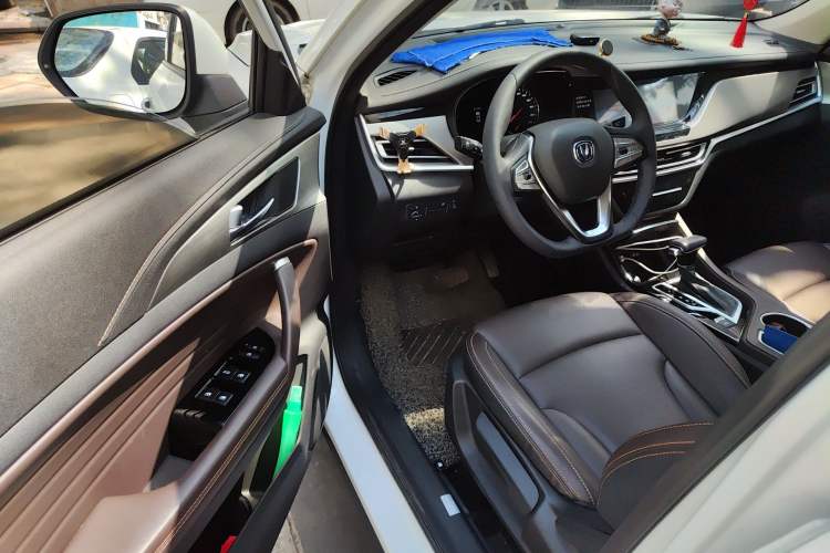 Used CHANGAN CS35PLUS 2018 1.6L Automatic Changlian Edition China V Standard Driver Seat