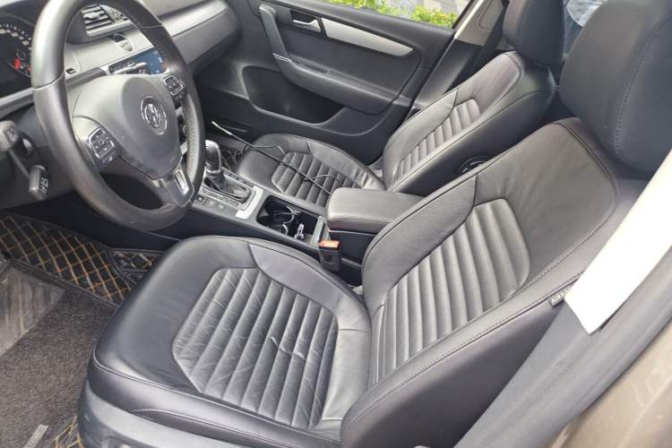 Used Volkswagen Magotan 2016 1.8TSI Smart Comfort Model Left Front Seat