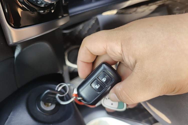 Used Toyota YARiS L Zhi Xuan 2020 1.5L CVT Leading Edition Vehicle Key