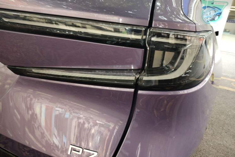 Used Honda P7 2025 Four-Wheel Drive Long-Range Max Right Rear Taillight