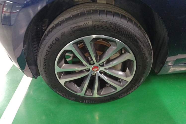 Used Jaguar F-PACE 2016 2.0T Two-Wheel-Drive R-Sport Sport Edition
