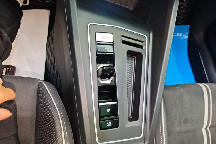 Used Volkswagen Golf 2021 280TSI DSG R-Line Gear Lever