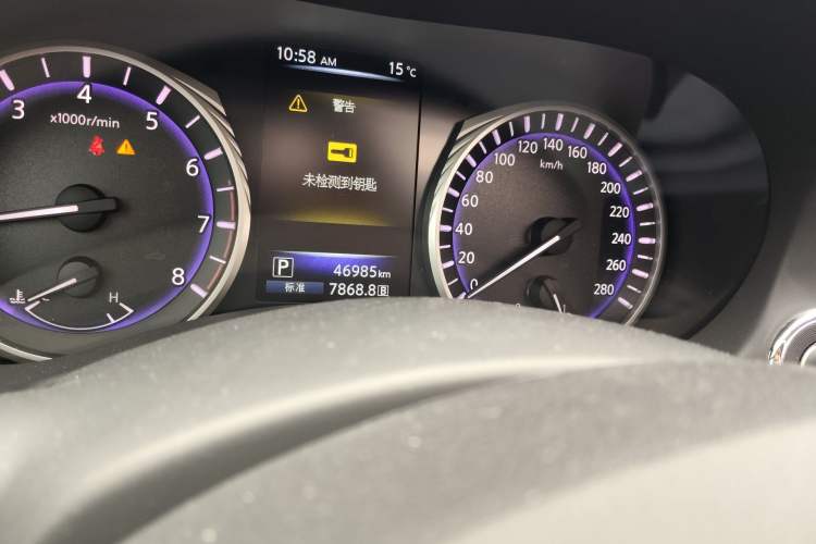 Used Infiniti Q50L 2016 2.0T Enjoyment Edition Odometer Close Up