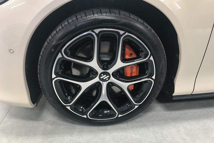 Used IM L6 2025 Ultra Model
