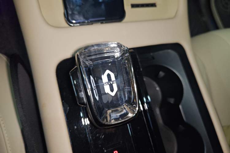 Used Hima AITO M7 2024 1.5T Intelligent Driving Rear-Drive Max Edition 6 Seats Gear Lever