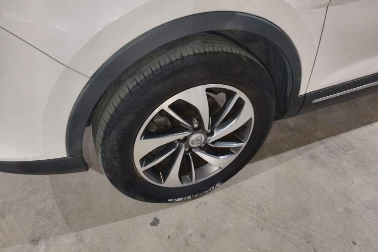 Used Baojun 560 2016 1.5T Manual Luxury Model Left Front Wheel Hub