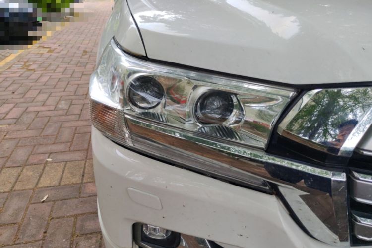 Used Toyota Land Cruiser 2010 4.7L Automatic VX Right Front Headlight