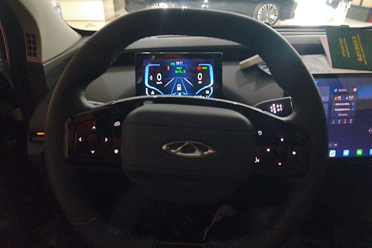 Used Chery New Energy Boundless Pro 2022 301km "Divine Beast" Version with Lithium Iron Phosphate Steering Wheel