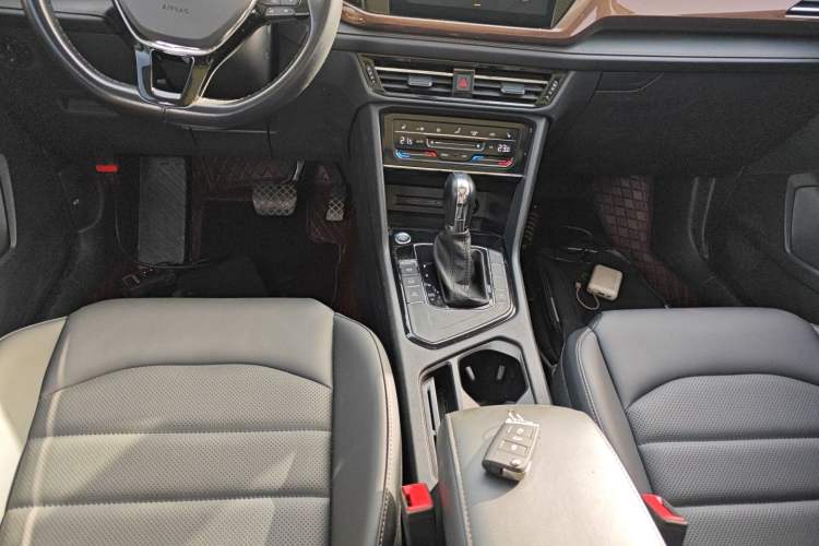 Used Volkswagen Tharu 2022 280TSI Two-Wheel-Drive Luxury Edition
