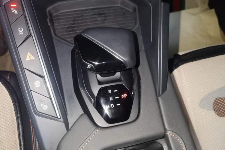 Used Lynk & Co 06 2021 1.5T Shero Pink Special Edition