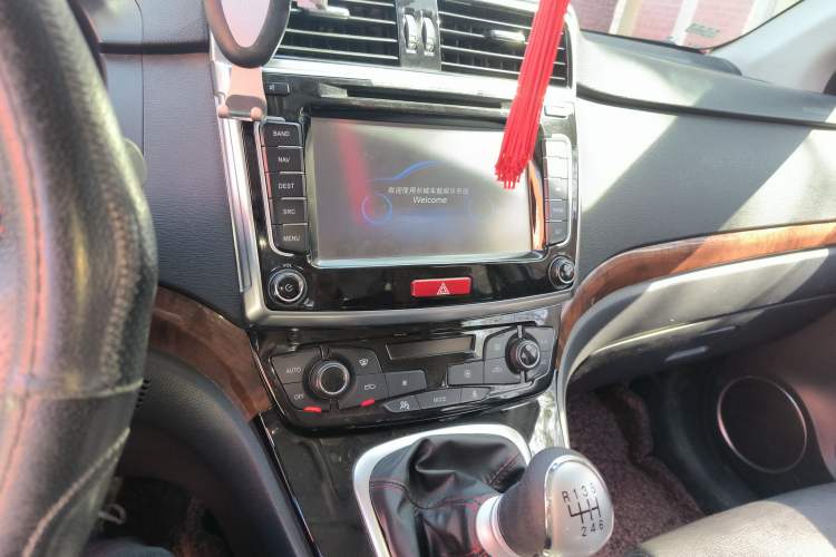 Used Haval H6 2014 Upgraded Model 1.5T Manual Two-Wheel Drive Elite Version