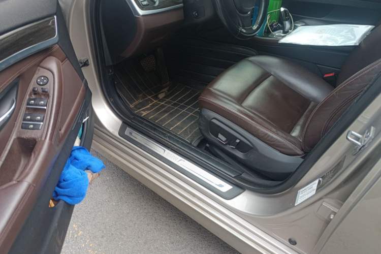 Used BMW 5 Series 2014 525Li Luxury Design Package