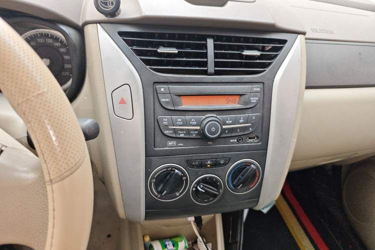 Used Venucia D50 2013 1.6L Manual Fashion Edition Audio And AC Panel