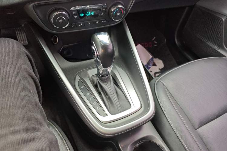 Used Ford Escort 2015 1.5L Automatic Fashion Model
