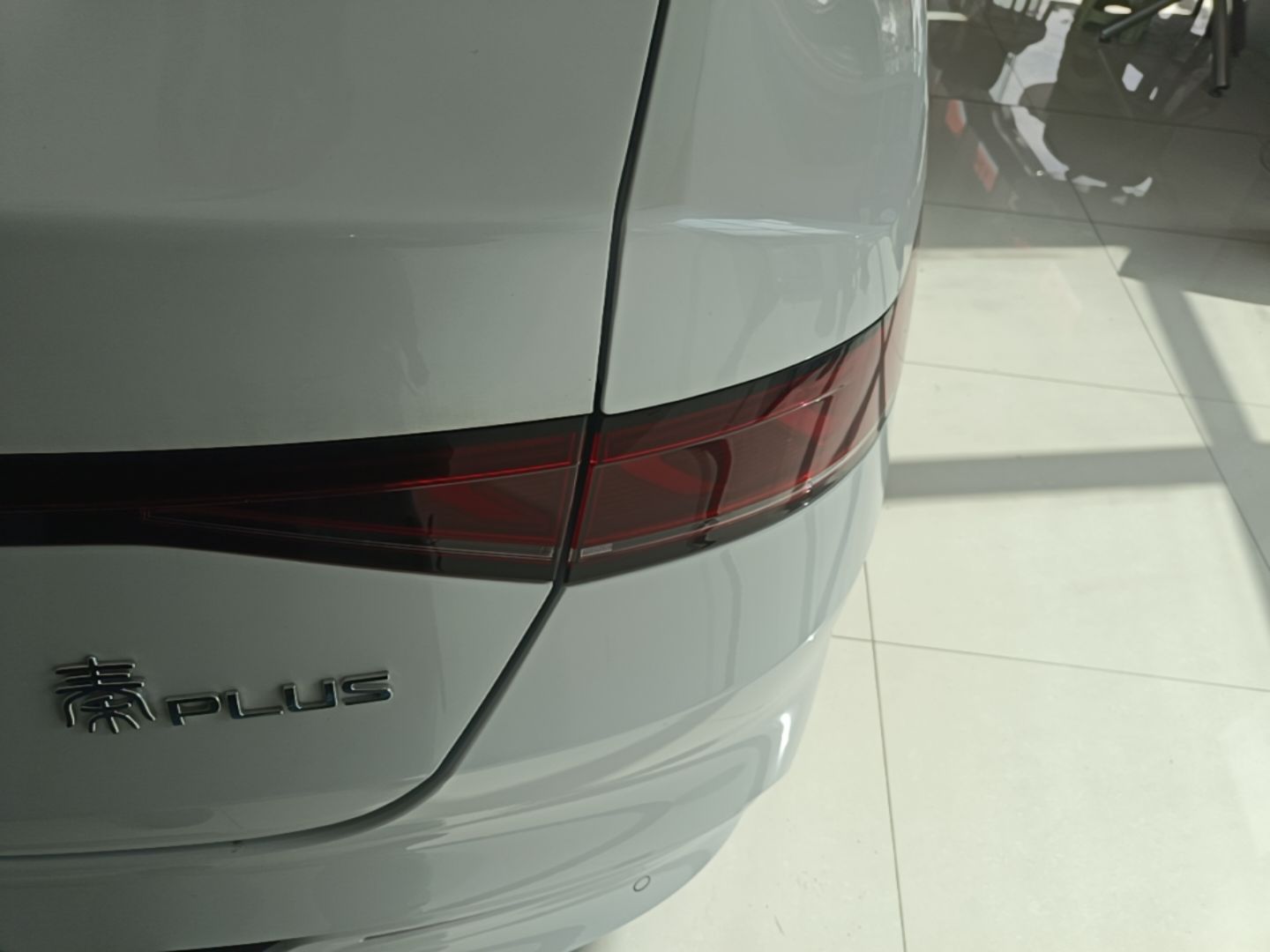 BYD Qin PLUS 2024 HONOR Edition DM-i 55KM Leading Model — снимка 9