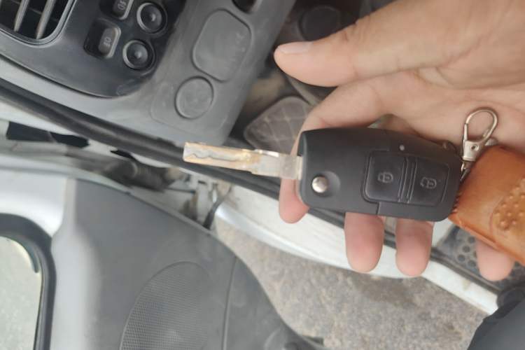 Used JMC Transit 2019 2.8T Commercial Version Long Wheelbase Mid-Roof 6-Seater Rear Single Tire China VI Emission Standard – JX493 Vehicle Key