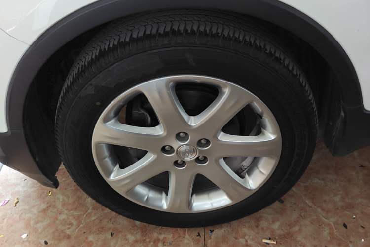 Used Buick Encore 2015 1.4T Automatic Two-Wheel Drive Urban Elite Version
