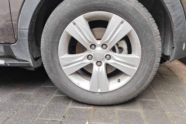 Used Kia Sportage R 2014 2.0L Automatic Two-Wheel Drive GL Right Front Wheel Hub