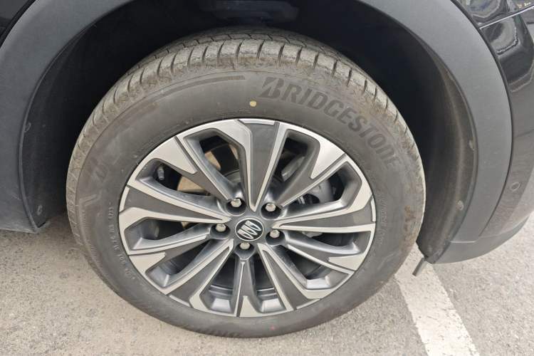 Used Buick Envision 2024 Encore Plus 28T AWD Luxury Edition Right Front Wheel Hub