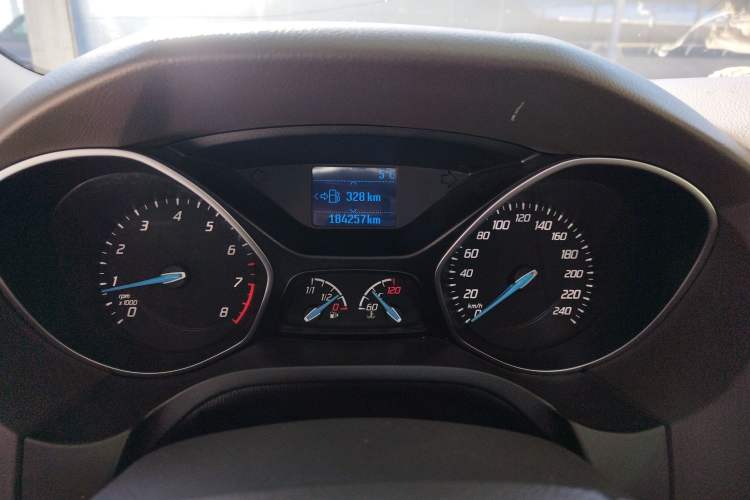 Used Ford Focus 2012 Sedan 1.6L Manual Fashion Edition
