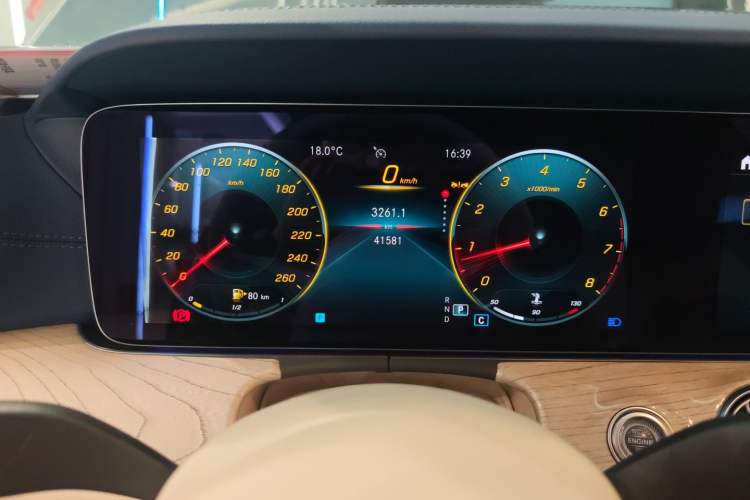 Used Mercedes-Benz E-Class 2023 Facelift E 260 4MATIC Convertible Coupe Instrument Cluster