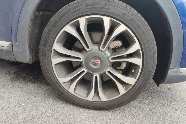 Used Hongqi HS5 2019 2.0T Smart Connect Flagship All-Wheel-Drive Version Right Front Wheel Hub