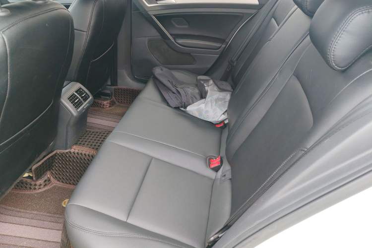 Used Volkswagen Golf 2018 1.6L Automatic Fashion Model Left Rear Seat