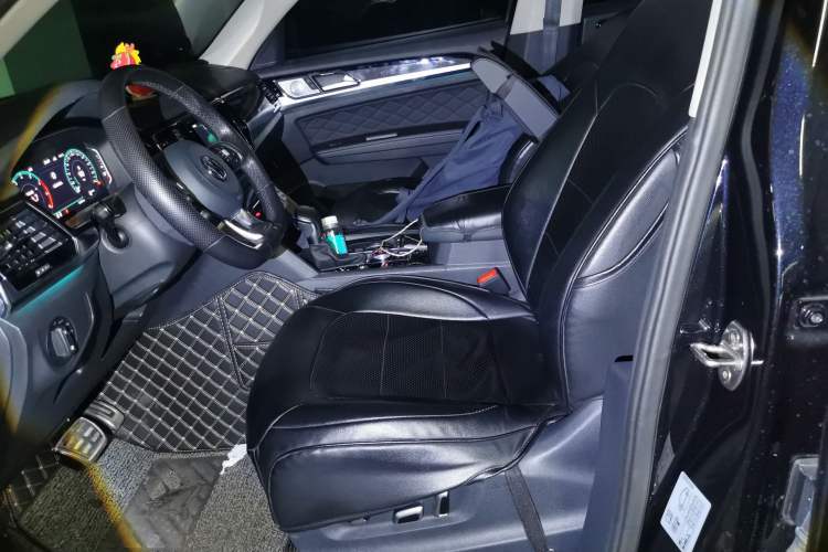 Used Volkswagen Teramont X 2020 Revised Version 380TSI Four-Wheel Drive Prestige Luxury Edition Left Front Seat