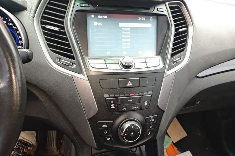 Used Hyundai Santa Fe 2013 2.4L Automatic 2WD Comfort Edition