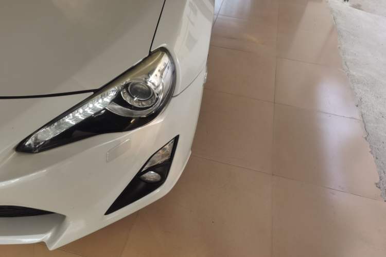 Used Toyota 86 2014 2.0L Manual Luxury Version