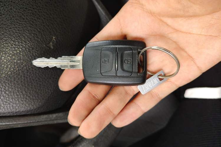 Used Wuling EV50 2021 Van Logistics Vehicle Lishen 41.6 kWh Electric Control System