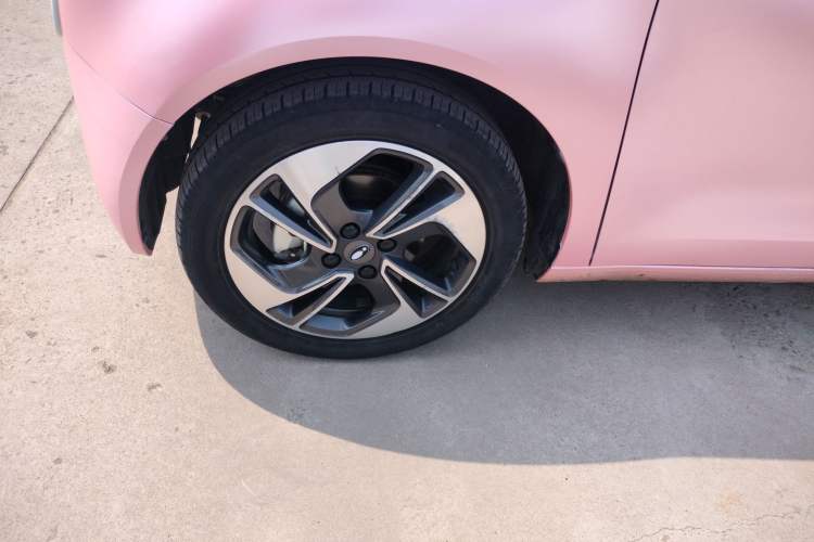 Used ORA Black Cat 2022 351 km Range Comfort Version Ternary Lithium Left Front Wheel Hub