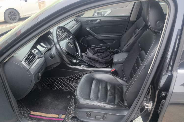 Used Volkswagen Passat 2017 330TSI DSG Luxury Edition Left Front Seat