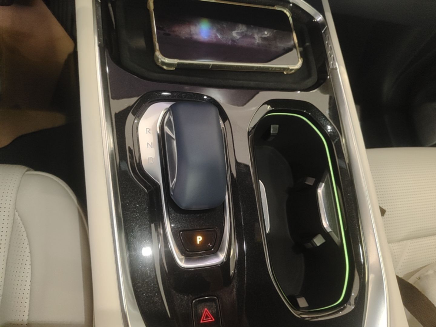 Zeekr 009 2024 Six-Seat Executive Version 4WD 108 kWh — снимка 16