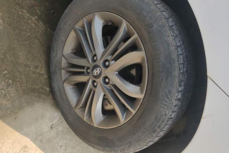 Used Hyundai ix35 2015 2.0L Automatic 2WD Smart Type China IV