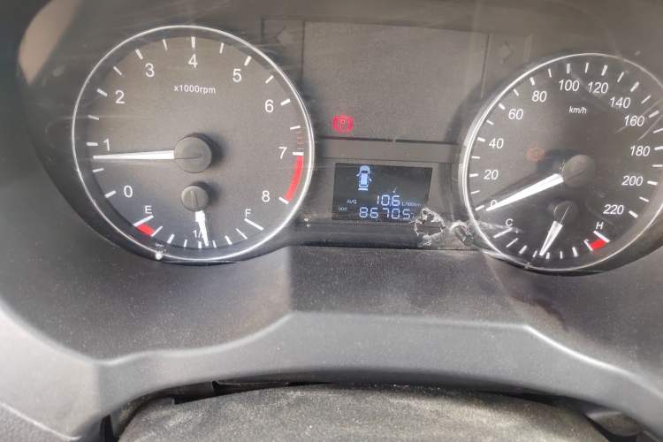 Used JAC Refine M3 2015 Maker Edition 1.6L Luxury Smart Version Odometer Close Up