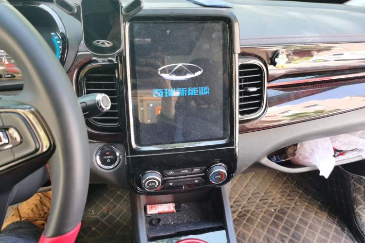 Used Chery Little Ant 2022 Sweet Pink Edition Full-Sugar Version 3-Cell Lithium 30kW 301km Audio And AC Panel