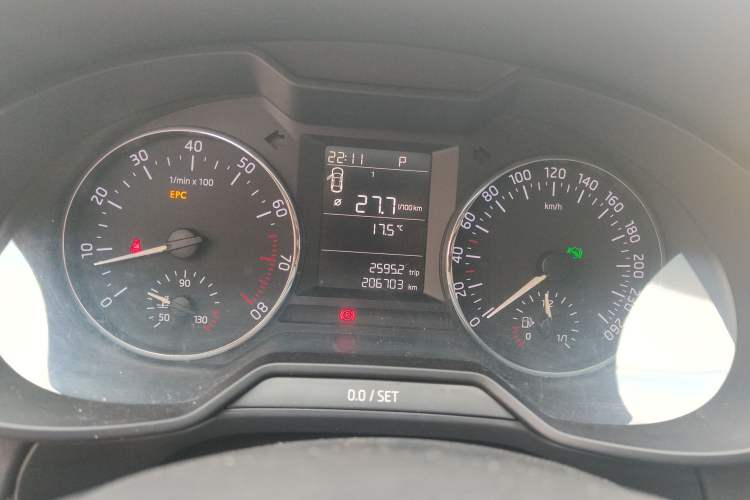 Used Skoda Octavia 2017 Classic Model 1.6L Automatic Standard Edition Instrument Cluster