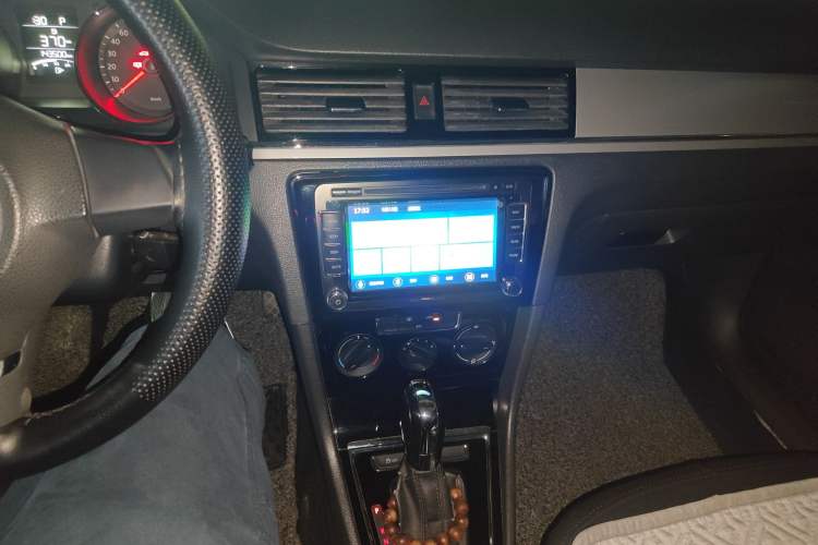 Used Volkswagen Bora 2014 1.6L Automatic Fashion Model
