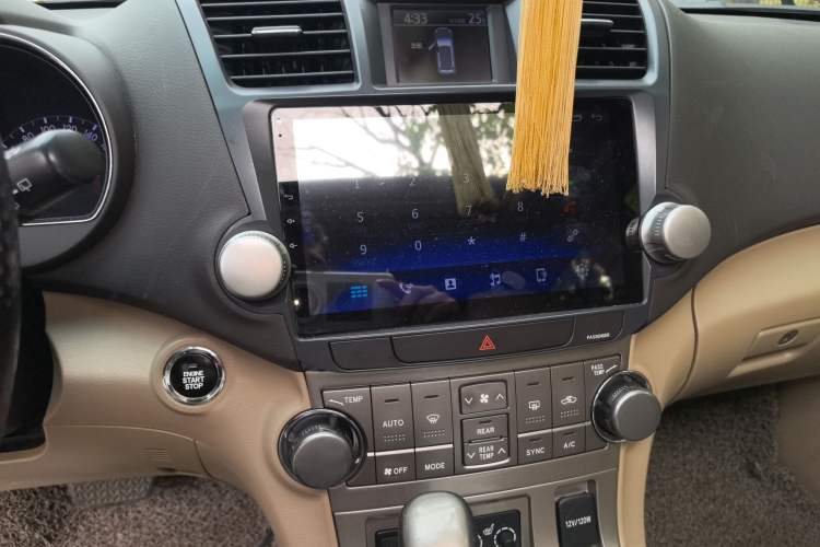 Used Toyota Highlander 2013 2.7L Two-Wheel Drive 7-Seater Zijin Edition Audio And AC Panel