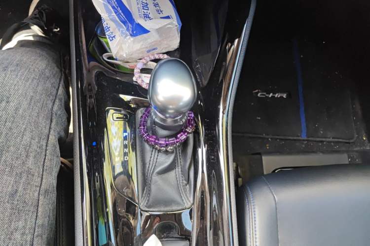 Used Toyota C-HR 2020 2.0L Leading Edition Gear Lever