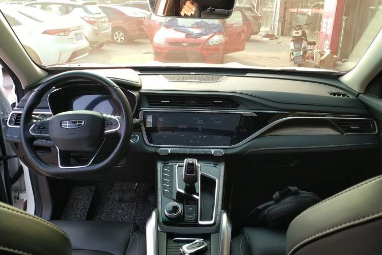 Used Geely Auto Emgrand X7 Sport 2020 1.8TD DCT ZhiZun PRO Center Console