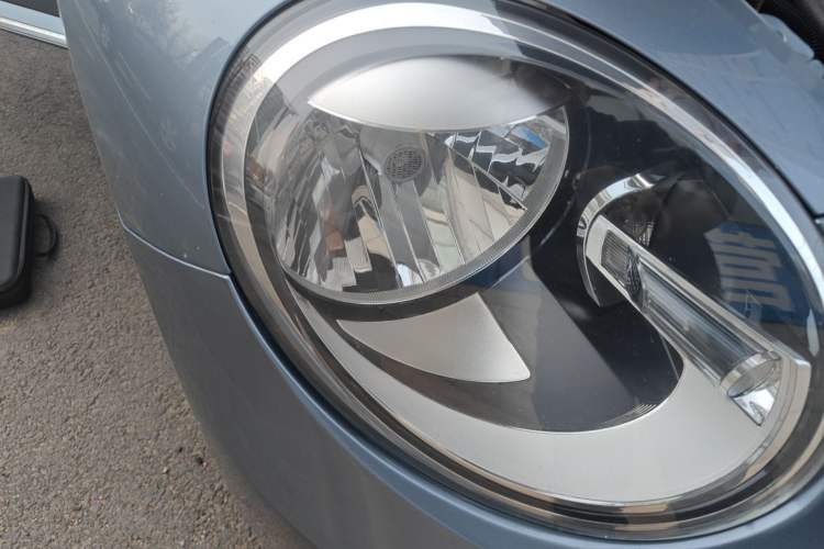 Used Volkswagen Beetle 2017 180TSI Yile Edition Right Front Headlight
