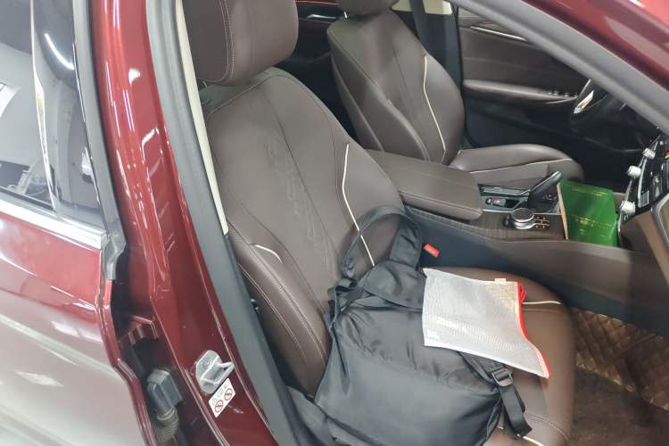 Used BMW 5 Series 2021 Restyled 530Li Leading Edition Luxury Package Right Front Seat