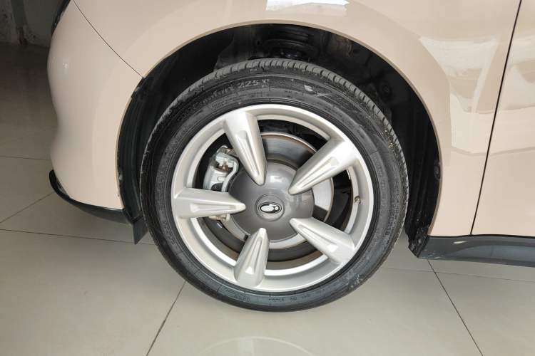 Used ORA Good Cat 2022 Morandi Edition 400km Standard Range Premium Version Lithium-Ion Battery